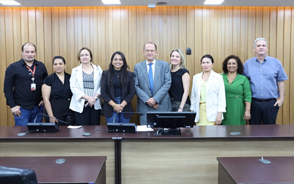 Comissão de meio ambiente da aleto foto isis oliveira